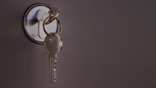夫・妻の帰宅時間が遅くなったのは浮気?気になる変化と安全な確認方法